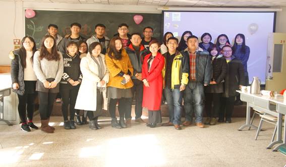 说明: C:\Users\User\Desktop\成人用品
举办“重回电子，梦在心间”校友座谈会\2.JPG