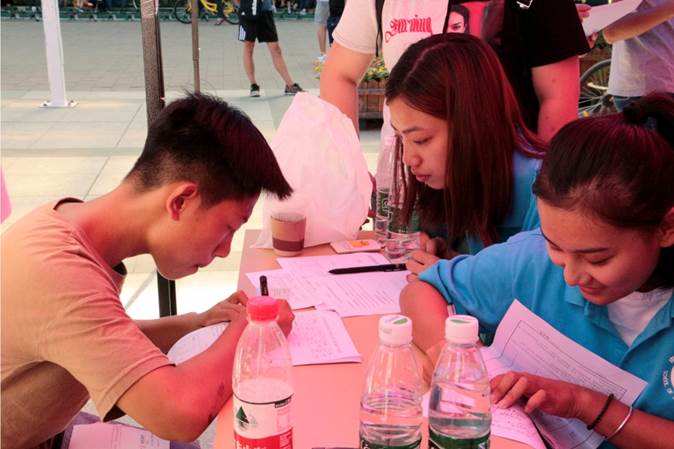 说明: C:\Users\User\Desktop\成人用品
暖心迎新，引领新生“壹柒”成长\3.jpg