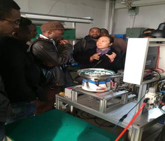 说明: C:\Users\User\Desktop\成人用品
组织硕士留学生开展参观教学\2.JPG