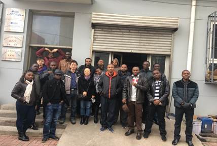 说明: C:\Users\User\Desktop\成人用品
组织硕士留学生开展参观教学\1.JPG